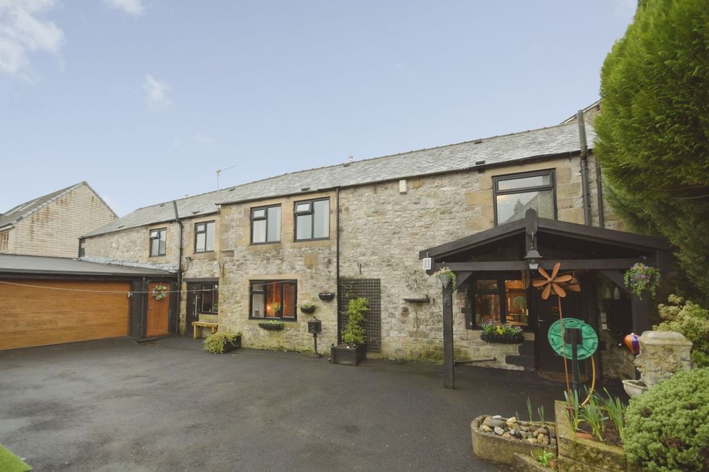 4 bed detached house for saleFairfield Road, Buxton, Derbyshire SK17