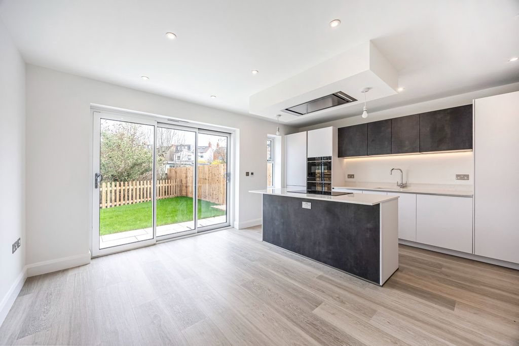 Additional image 9 of 3 bed semi-detached house for saleLondon Road, Cheltenham GL52