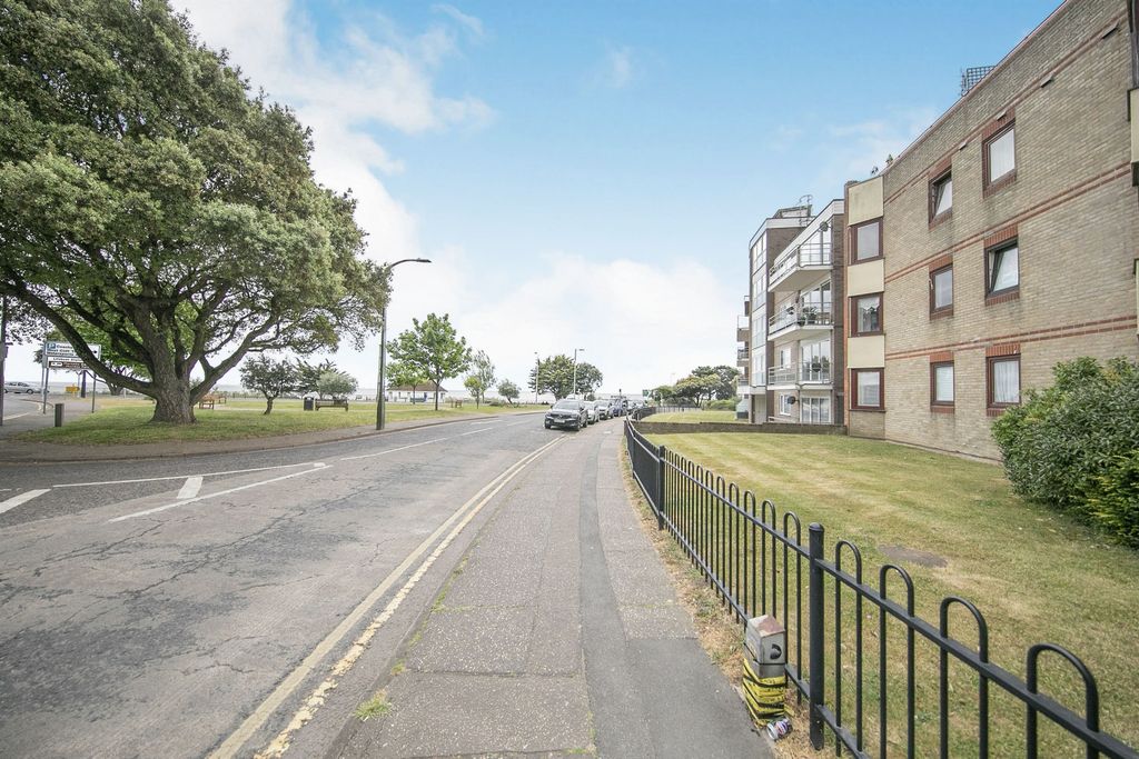 Additional image 16 of 2 bed flat for saleRosemary Road, Clacton-On-Sea CO15