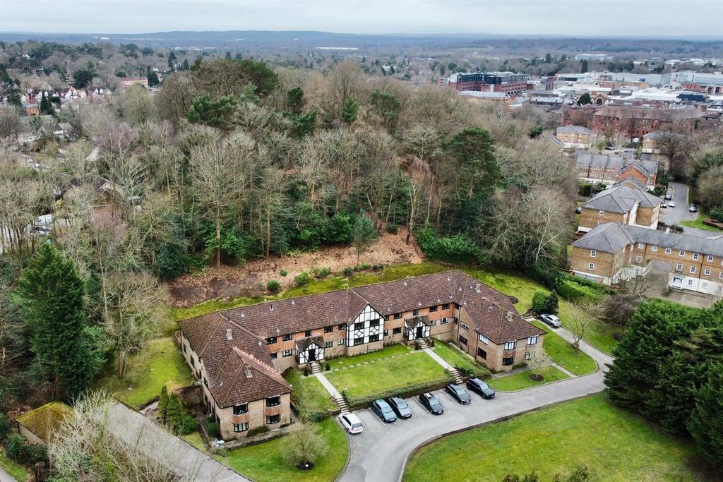 Additional image 9 of 2 bed flat for saleThe Manor House, Portesbery Hill Drive, Camberley GU15