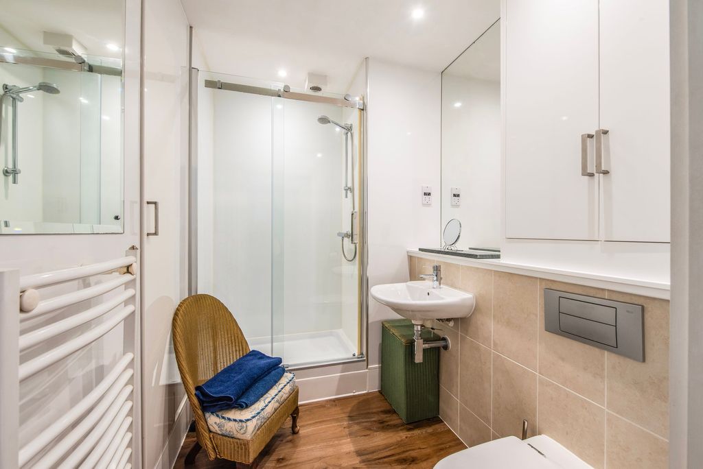 Additional image 9 of 2 bed flat for saleHomestead Road, Chichester PO19