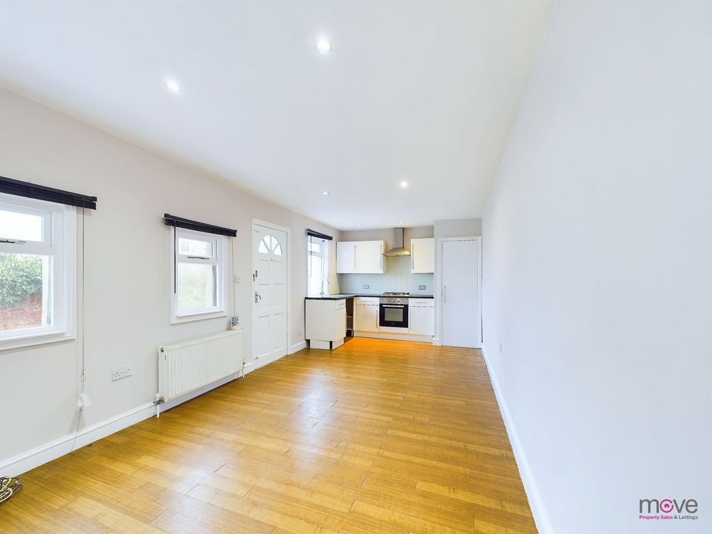 Additional image 2 of 1 bed flat for saleClarence Square, Cheltenham GL50