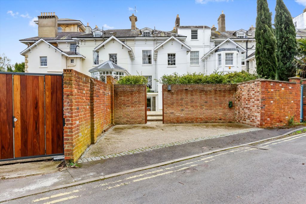 Additional image 19 of 5 bed terraced house for saleLypiatt Terrace, Cheltenham, Gloucestershire GL50