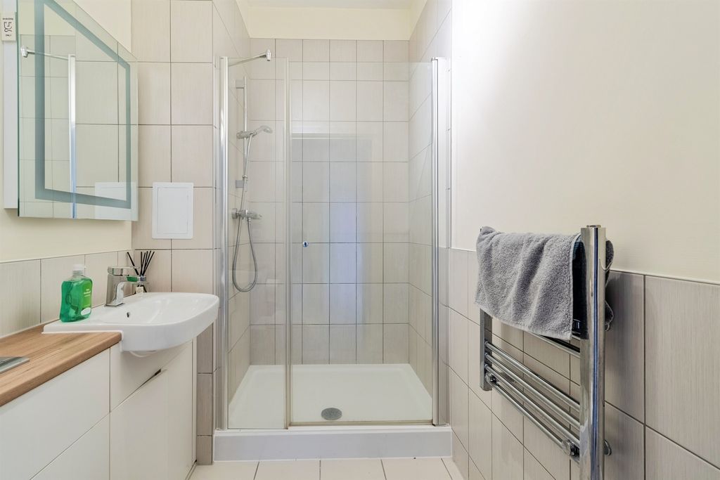 Additional image 9 of 2 bed flat for saleWestmead Lane, Chippenham SN15