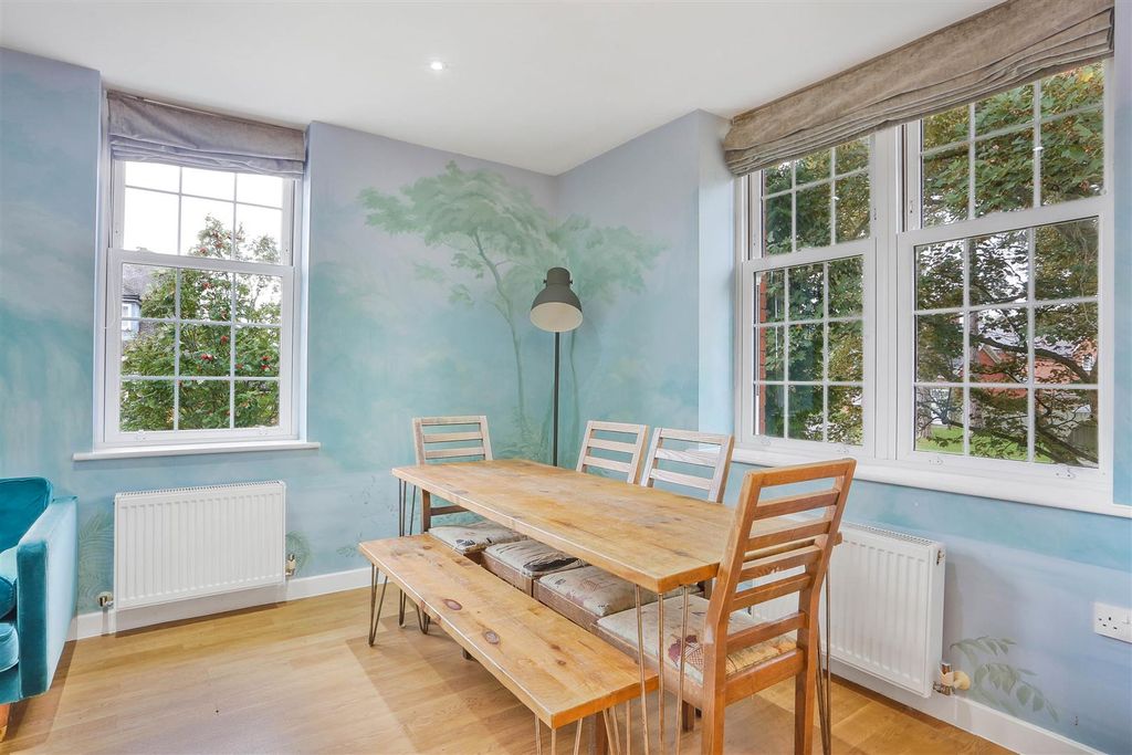 Additional image 7 of 2 bed flat for saleDamson Way, Carshalton Beeches SM5