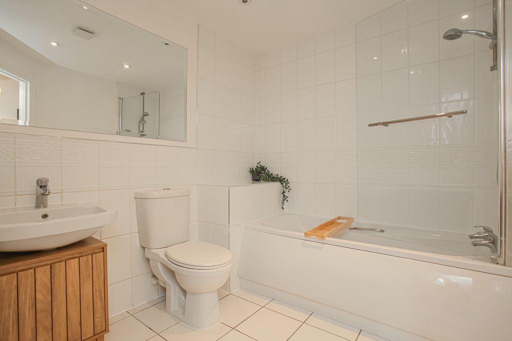 Additional image 13 of 2 bed flat for saleWestcote Place, Chipping Norton OX7