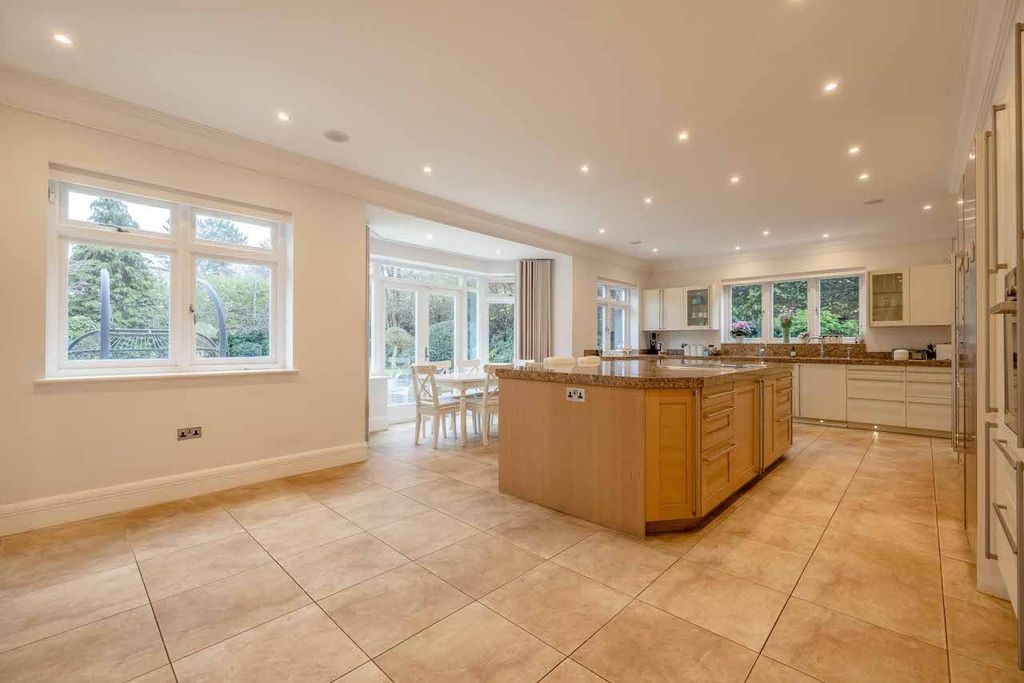 Additional image 11 of 6 bed detached house for saleBurtons Way, Chalfont St Giles HP8