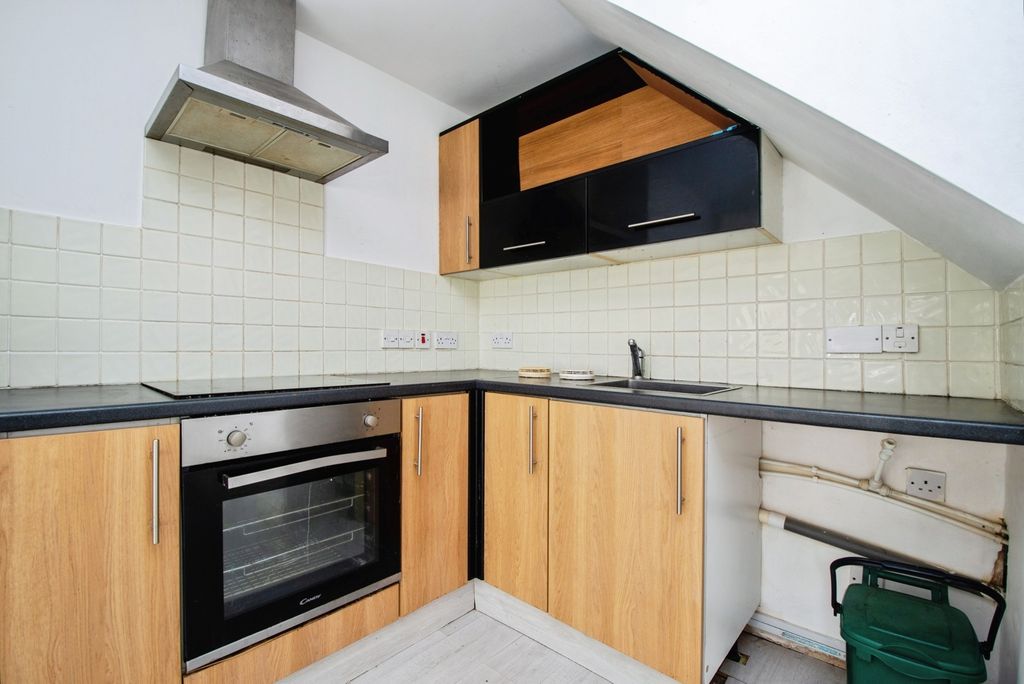 Additional image 4 of 1 bed flat for saleFore Street, Callington, Cornwall PL17