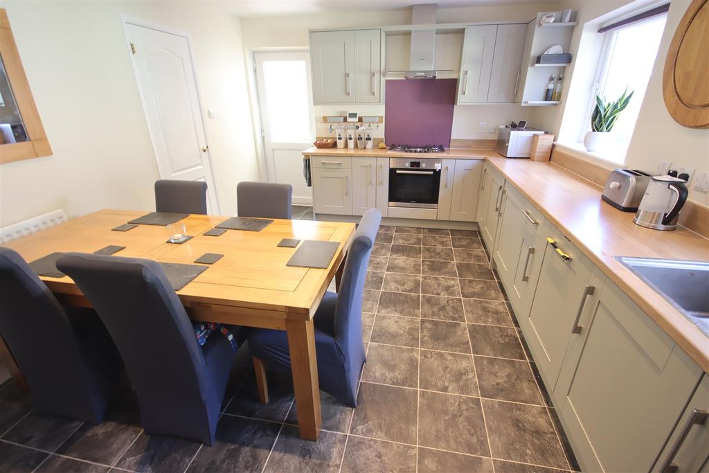Additional image 3 of 5 bed detached house for saleChamberlain Road, Chippenham SN14