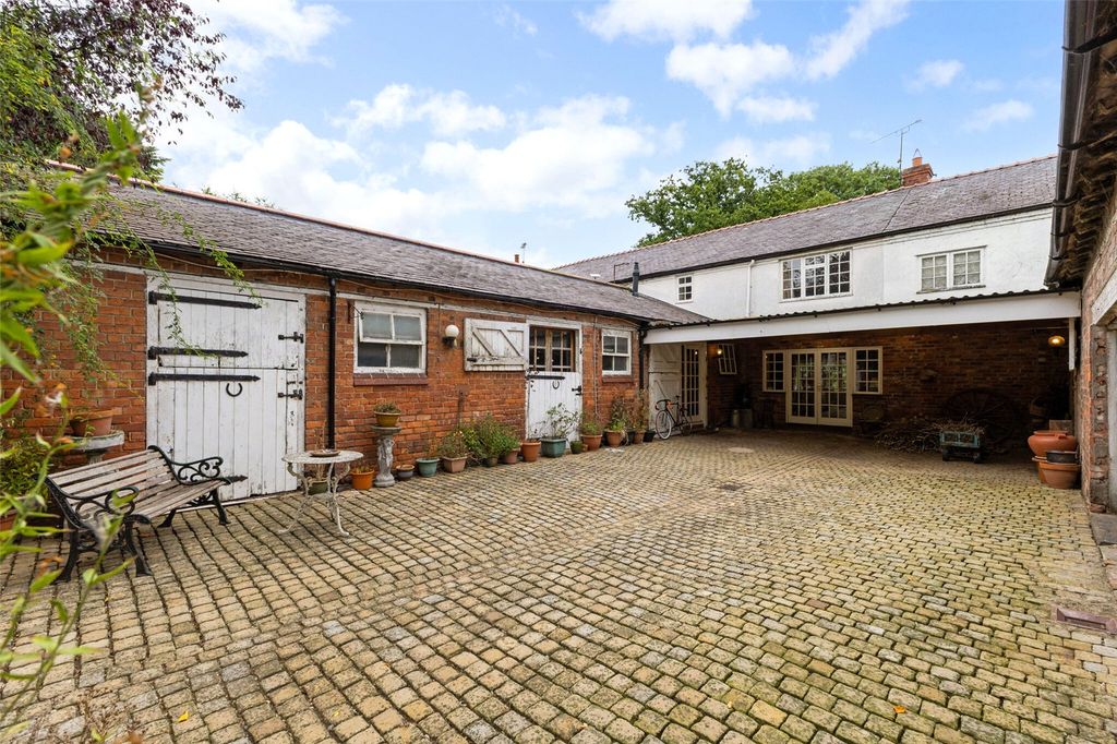 5 bed semi-detached house for saleAldford Road, Huntington, Chester, Cheshire CH3