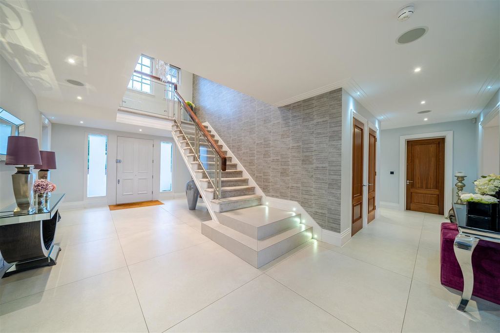 Additional image 2 of 5 bed detached house for saleProwse Avenue, Bushey Heath, Bushey WD23