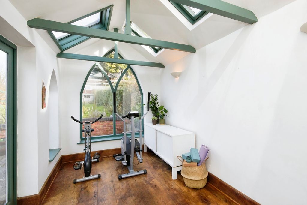 Additional image 13 of 7 bed semi-detached house for saleAlexandra Road, Burton-On-Trent, Staffordshire DE15