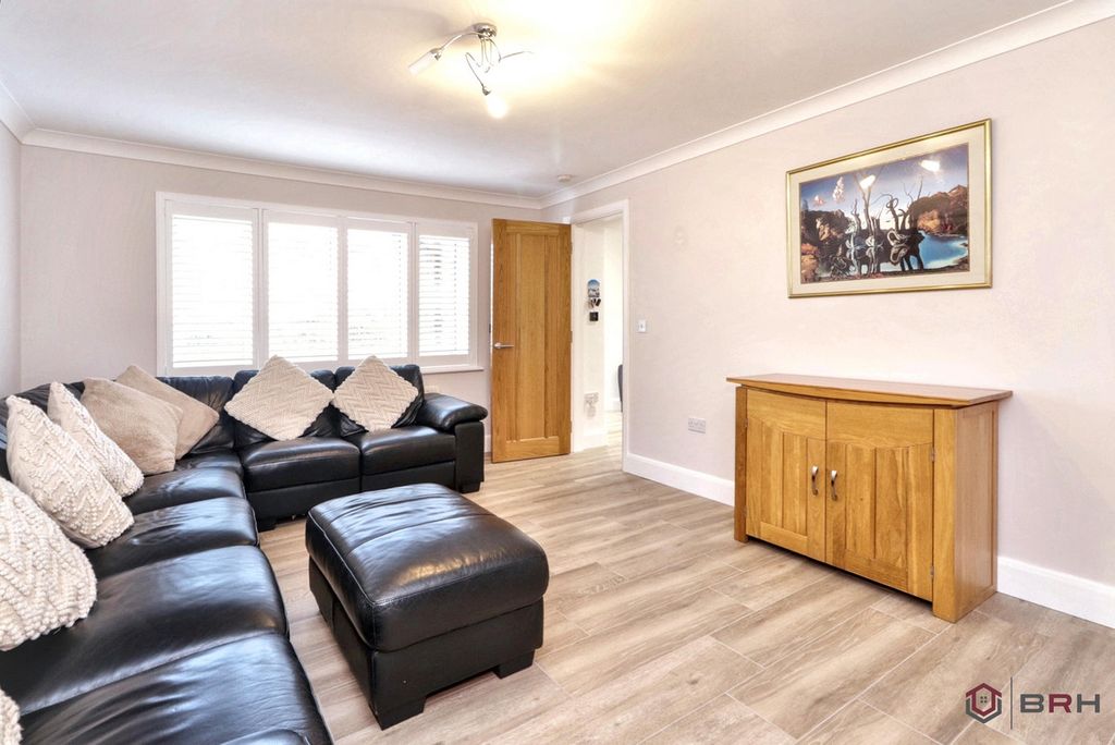Additional image 9 of 5 bed detached house for salePasture Way, Castleford WF10