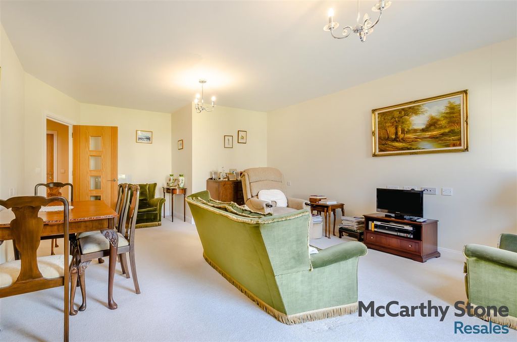 Additional image 7 of 1 bed flat for saleTrinity Road, Chipping Norton, Oxfordshire OX7