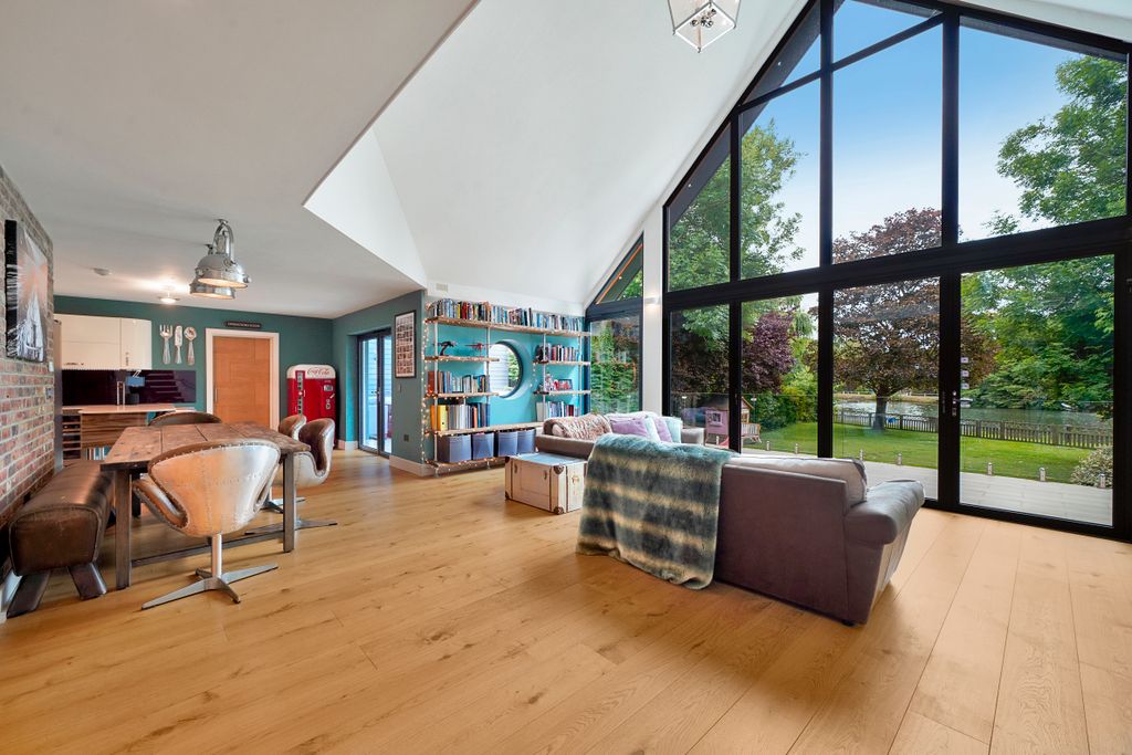 Additional image 5 of 3 bed detached house for saleDockett Eddy, Chertsey KT16