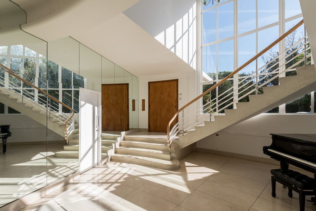 Additional image 3 of 6 bed detached house for saleSt. Anns Hill Road, Chertsey KT16