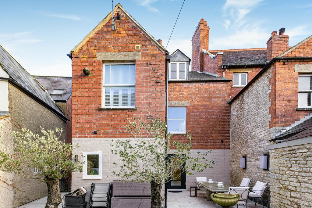 Additional image 23 of 3 bed end terrace house for saleCricklade Street, Cirencester, Gloucestershire GL7