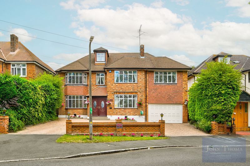 6 bed detached house for saleLee Grove, Chigwell IG7