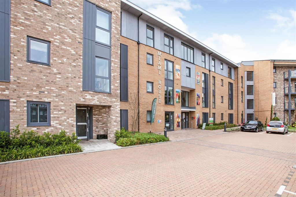 Additional image 2 of 2 bed flat for saleMiami House, Princes Road, Chelmsford, Essex CM2