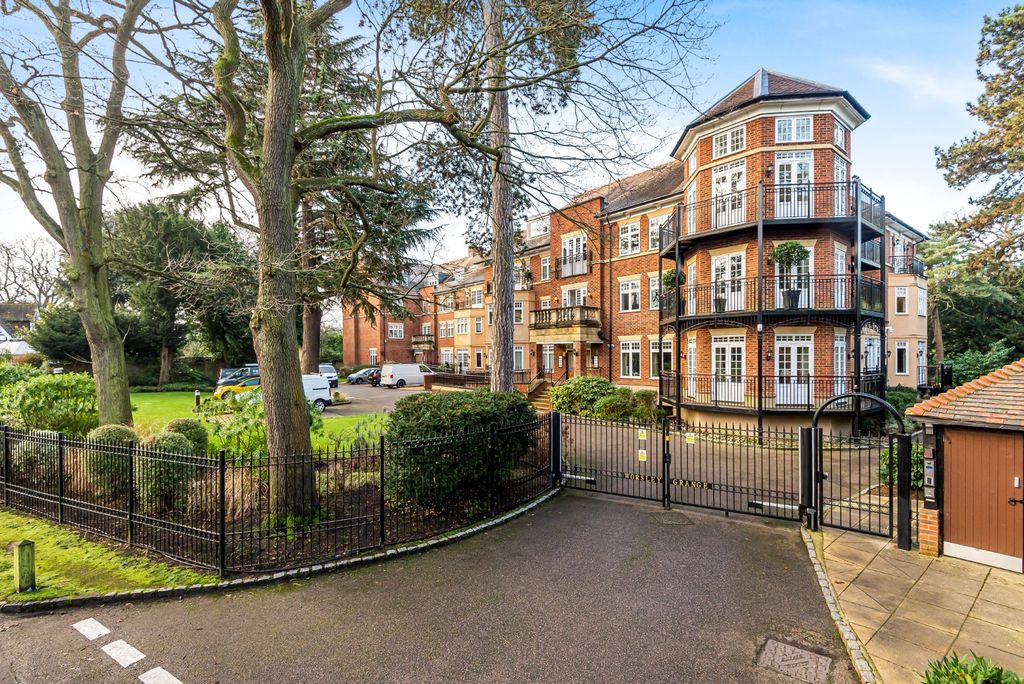 Additional image 11 of 2 bed flat for saleWorsley Grange, Kemnal Road, Chislehurst, Kent BR7