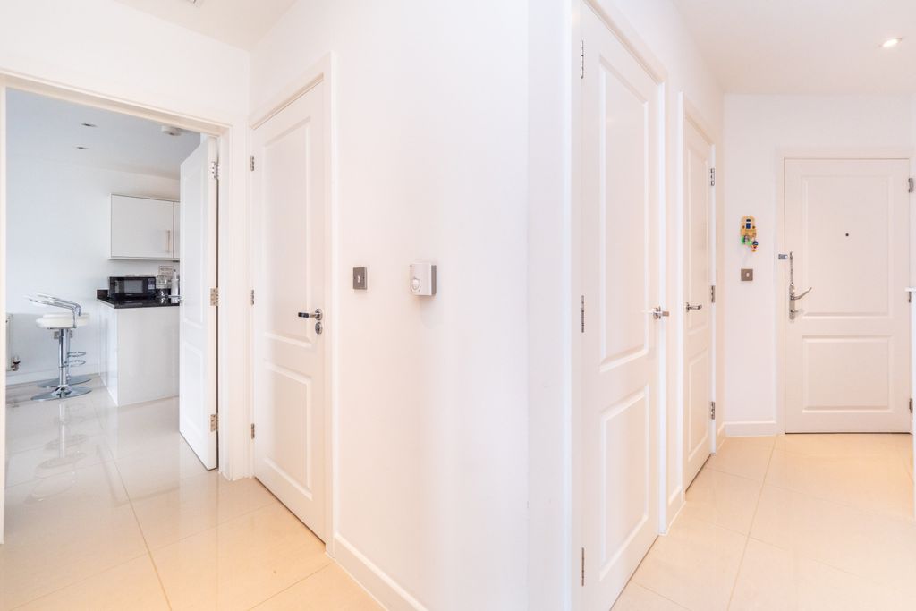 Additional image 12 of 2 bed flat for saleDiamond Jubilee Way, Carshalton, Surrey SM5