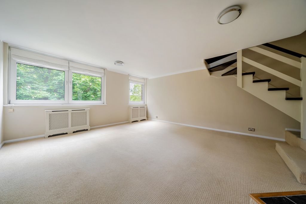 Additional image 3 of 3 bed flat for saleLubbock Road, Chislehurst, Kent BR7