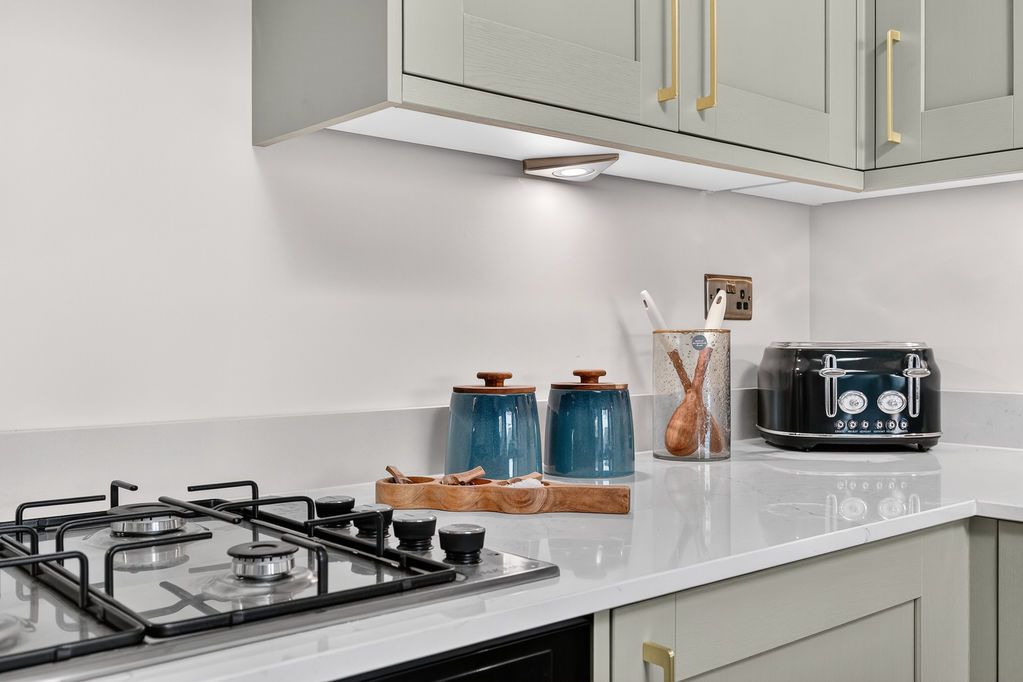 Additional image 8 of 2 bed flat for saleGuildford Street, Chertsey KT16
