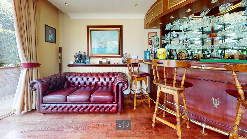Additional image 16 of 5 bed detached house for saleLee Grove, Chigwell IG7