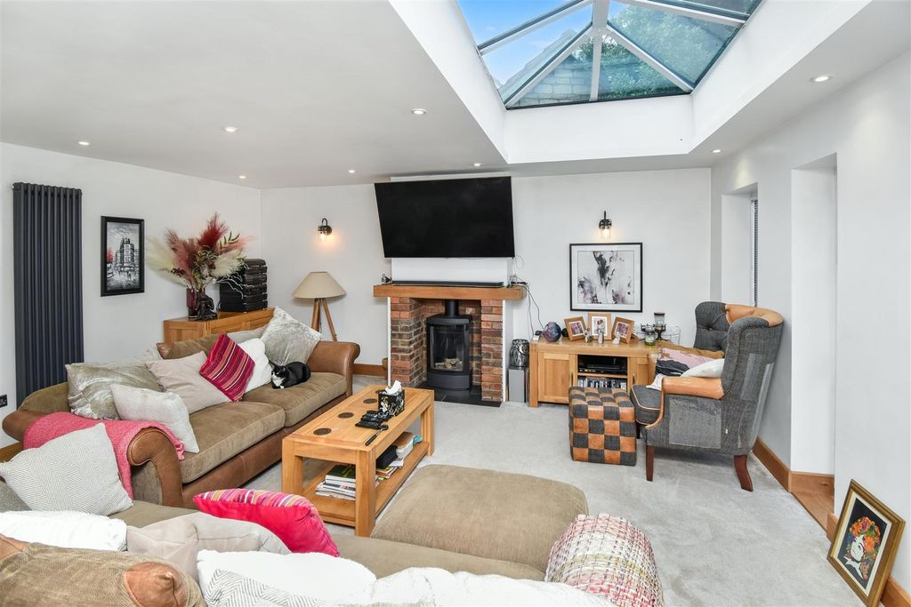 Additional image 8 of 6 bed detached house for saleNN17, Bramblewood Road, Weldon