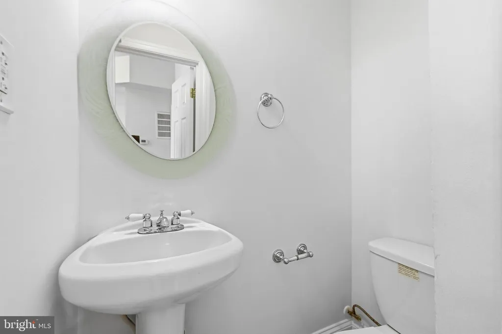 Additional image 11 of 440 NW Delafield Place NW, Washington, DC 20011