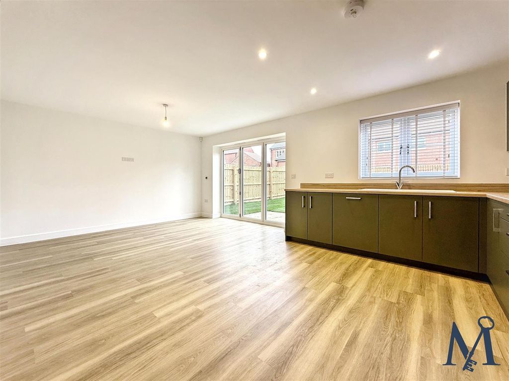 Additional image 6 of 4 bed detached house for saleDrovers Close, Hugglescote, Coalville LE67