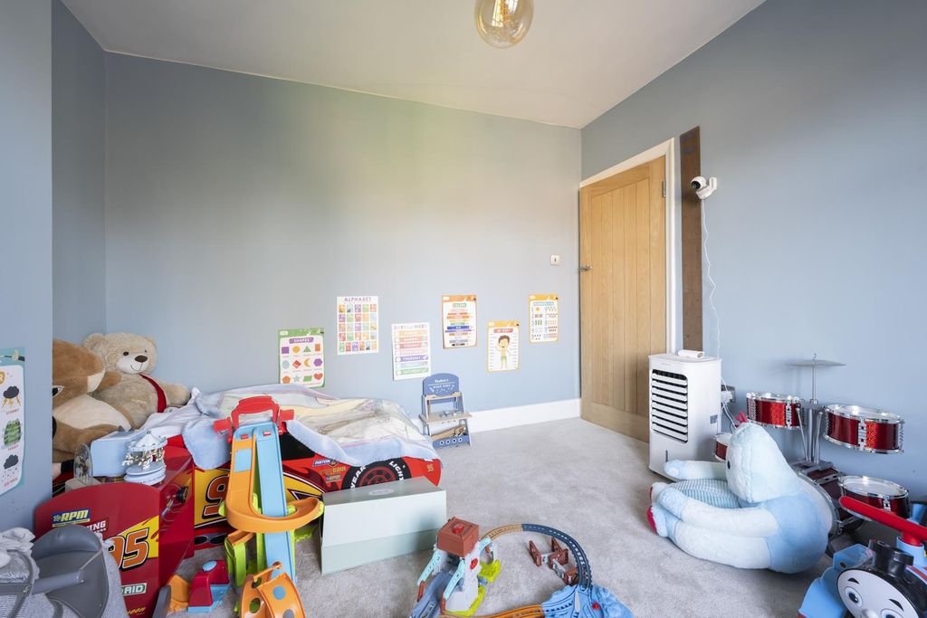 Additional image 20 of 5 bed property for saleCompton Road, Cradley Heath B64