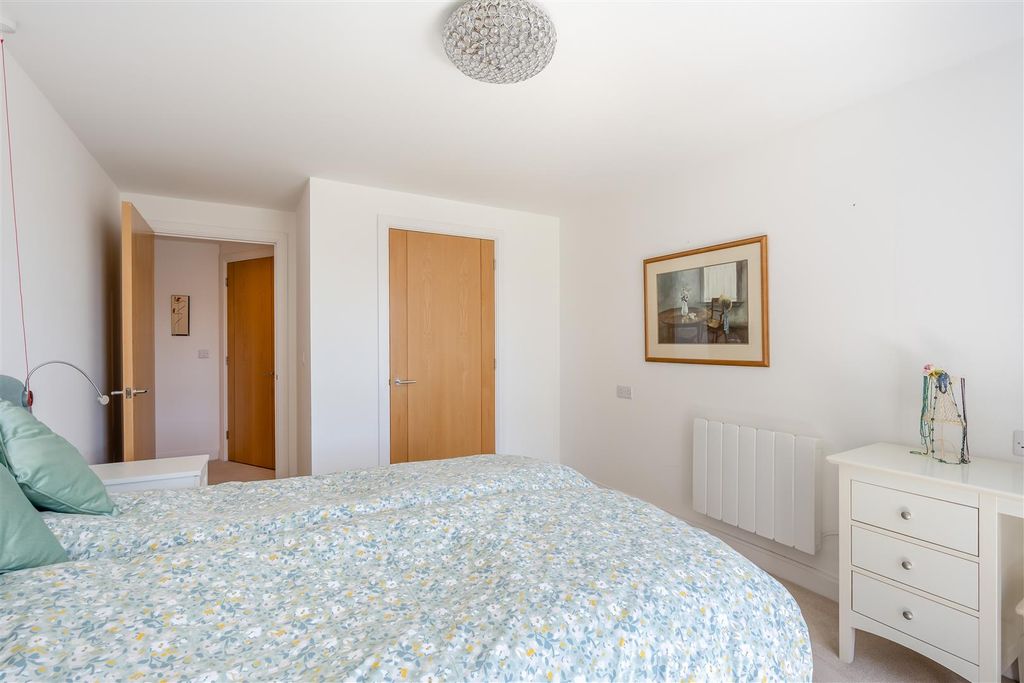 Additional image 8 of 2 bed flat for saleLancer House, Butt Road, Colchester CO2