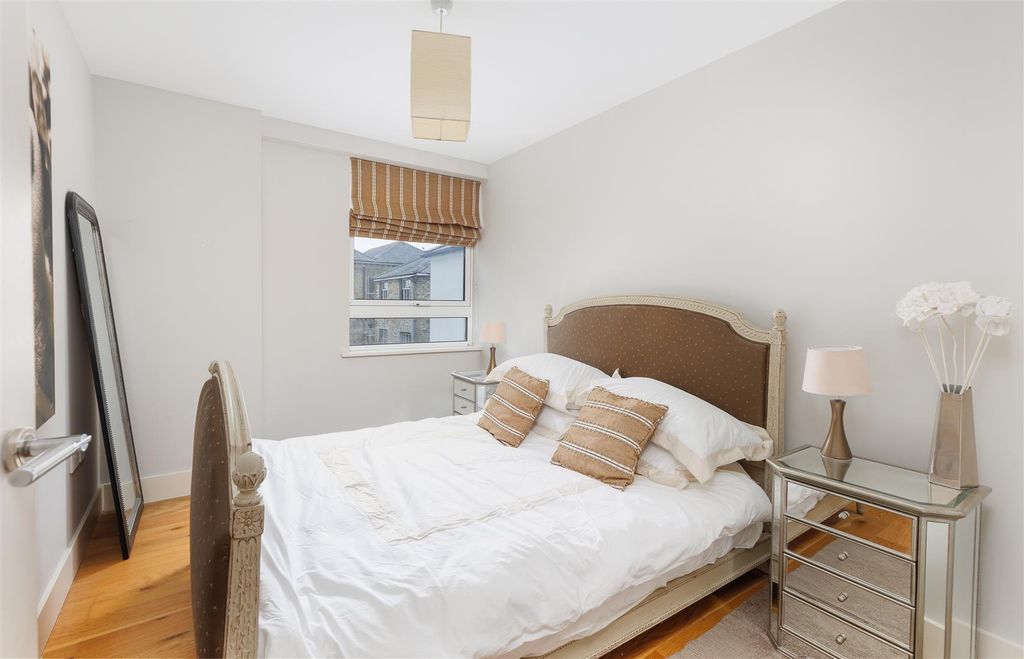 Additional image 14 of 3 bed flat for saleCowes, Isle Of Wight PO31