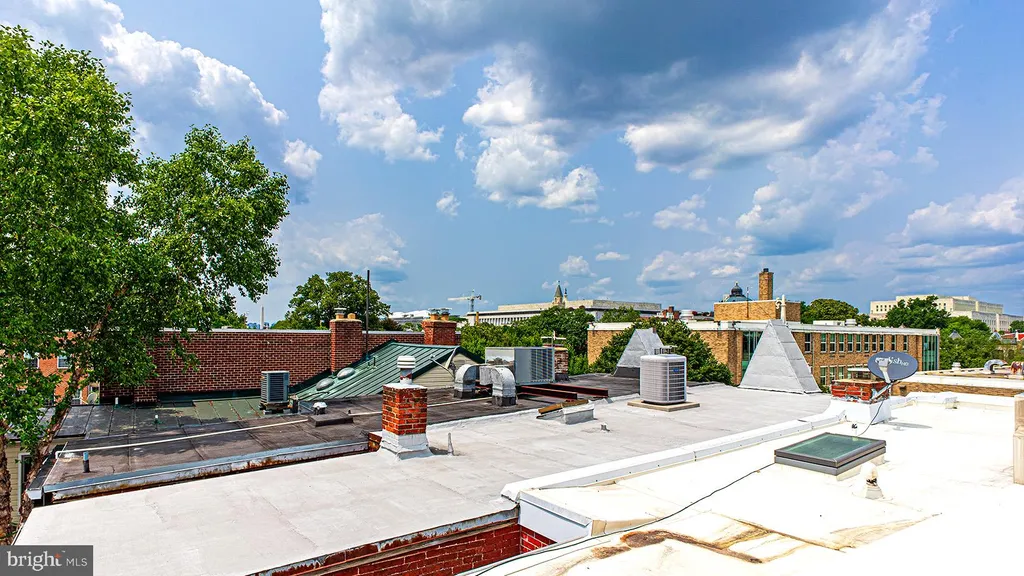 325 D Street SE, Washington, DC 20003