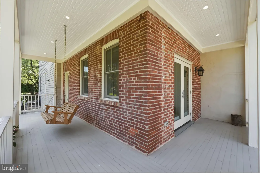 Additional image 14 of 401 11th Street SE, Washington, DC 20003