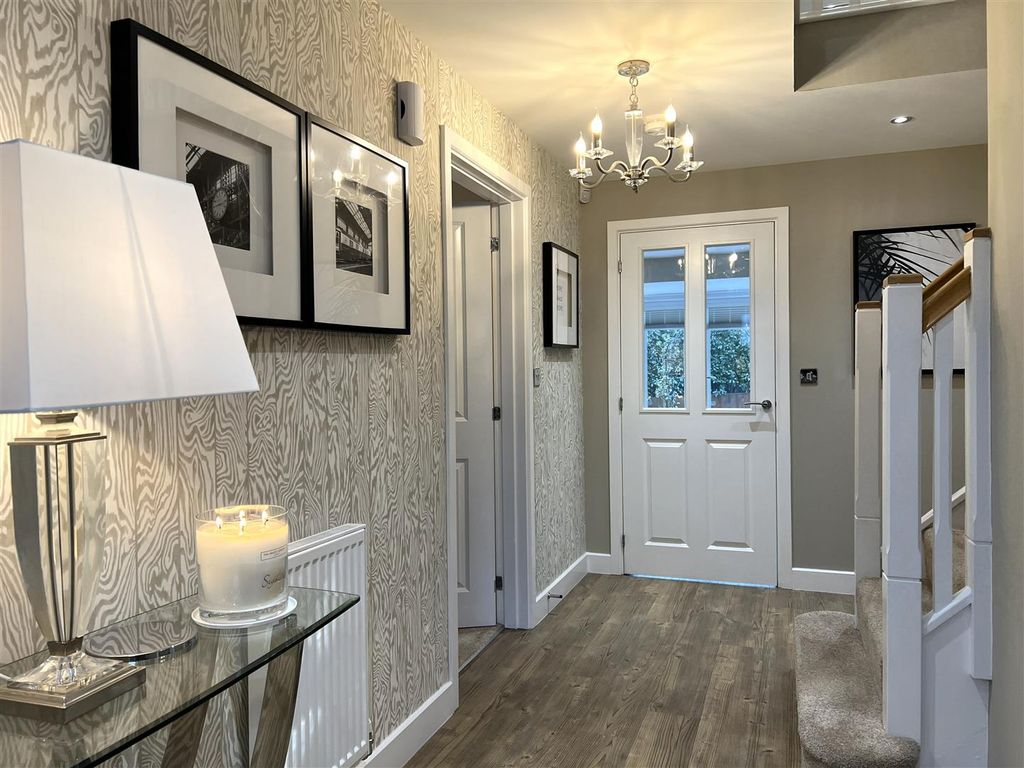 4 bed detached house for saleYew Crescent, Somerford CW12 photo 5