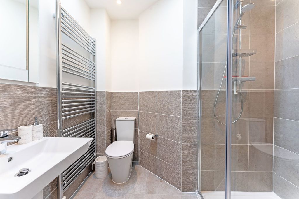Additional image 23 of 4 bed detached house for saleLake Drive, Weldon, Corby, Northamptonshire NN17