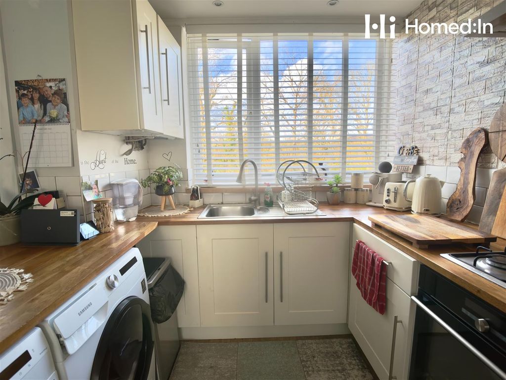 Additional image 12 of 2 bed flat for saleHailey Place, Cranleigh GU6