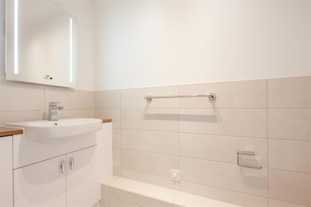 Additional image 13 of 2 bed flat for saleLancer House, Butt Road, Colchester CO2