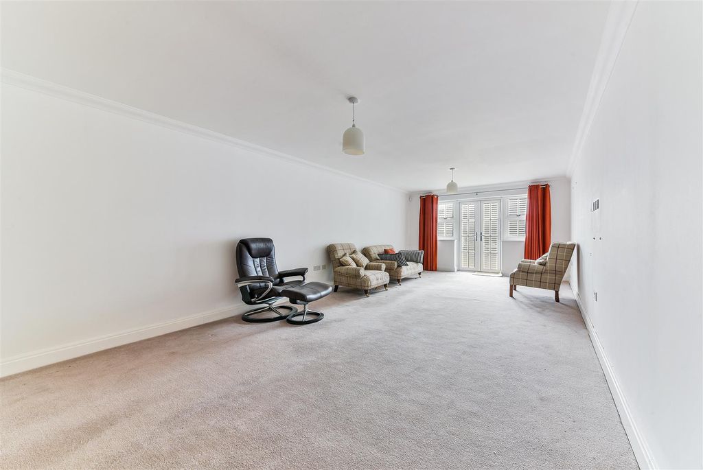 Additional image 12 of 2 bed flat for saleOutwood Lane, Chipstead CR5