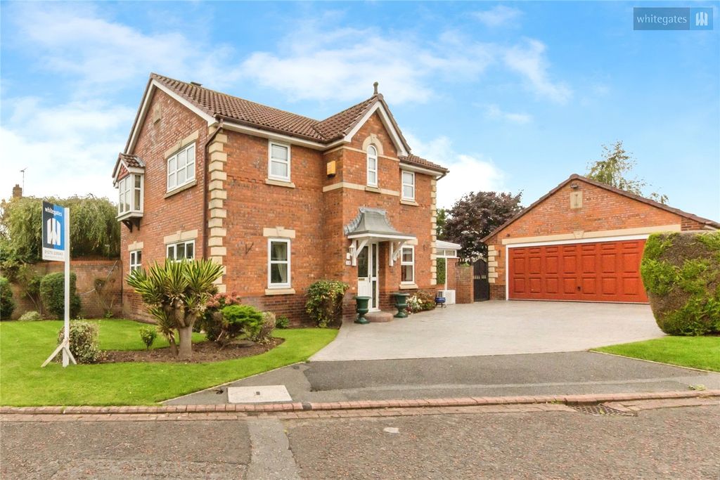 3 bed detached house for saleAbbey Fields, Wistaston, Crewe, Cheshire CW2