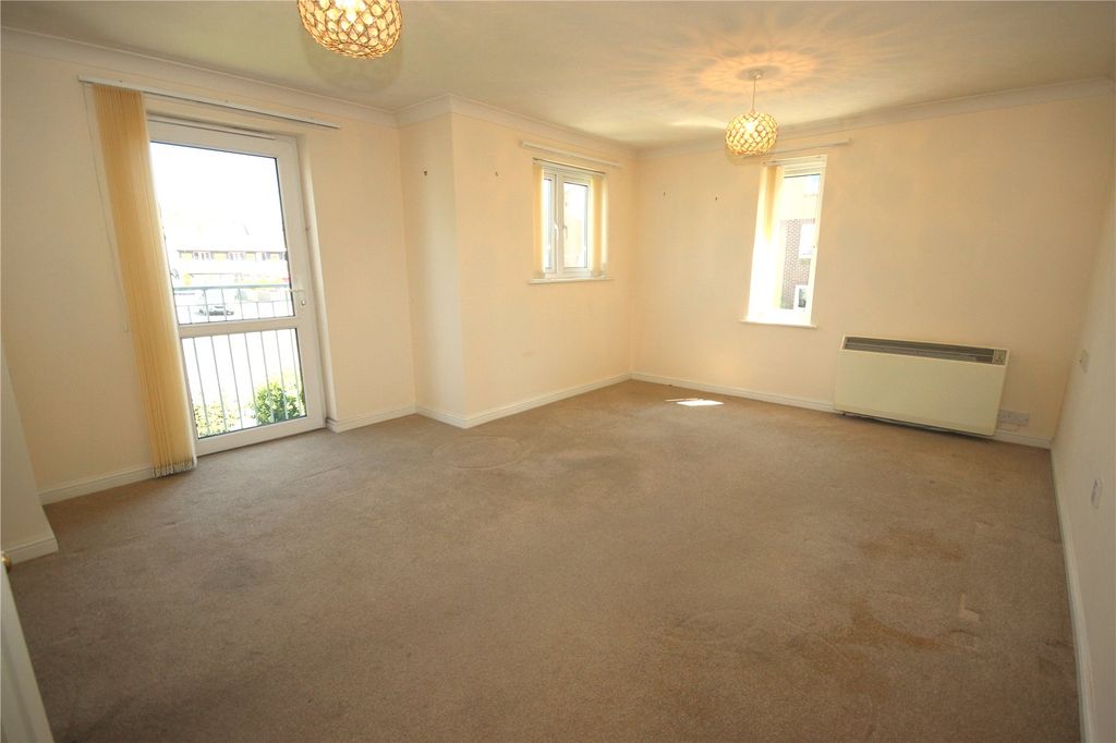 2 bed flat for saleHarbour Road, Seaton, Devon EX12 photo 3