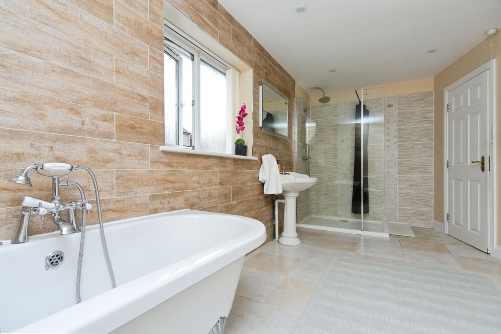 Additional image 9 of 5 bed detached house for salePenrhos Road, Colwyn Bay, Conwy LL28