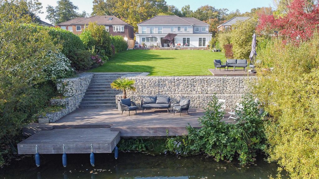 Additional image 4 of 4 bed detached house for saleHeathfield, Cobham, Surrey KT11