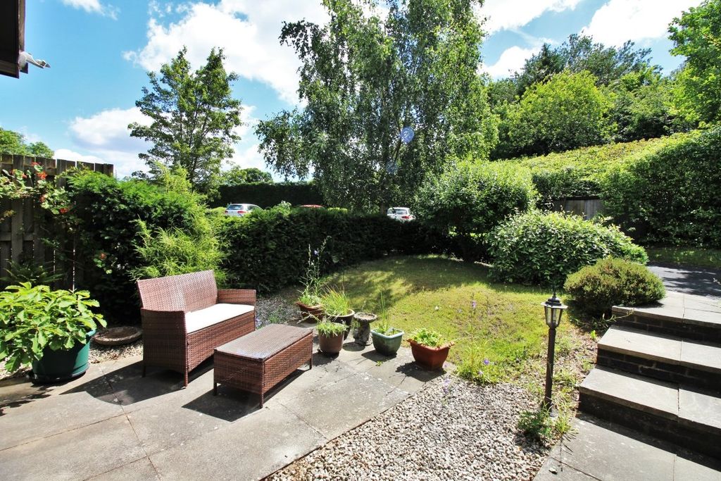 2 bed flat for saleStoneleigh Road, Bubbenhall, Coventry, Warwickshire CV8 photo 5