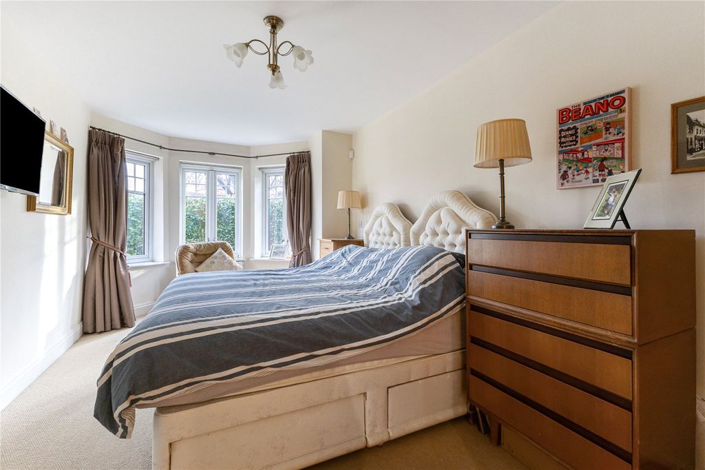 Additional image 9 of 3 bed flat for saleBetween Streets, Cobham, Surrey KT11
