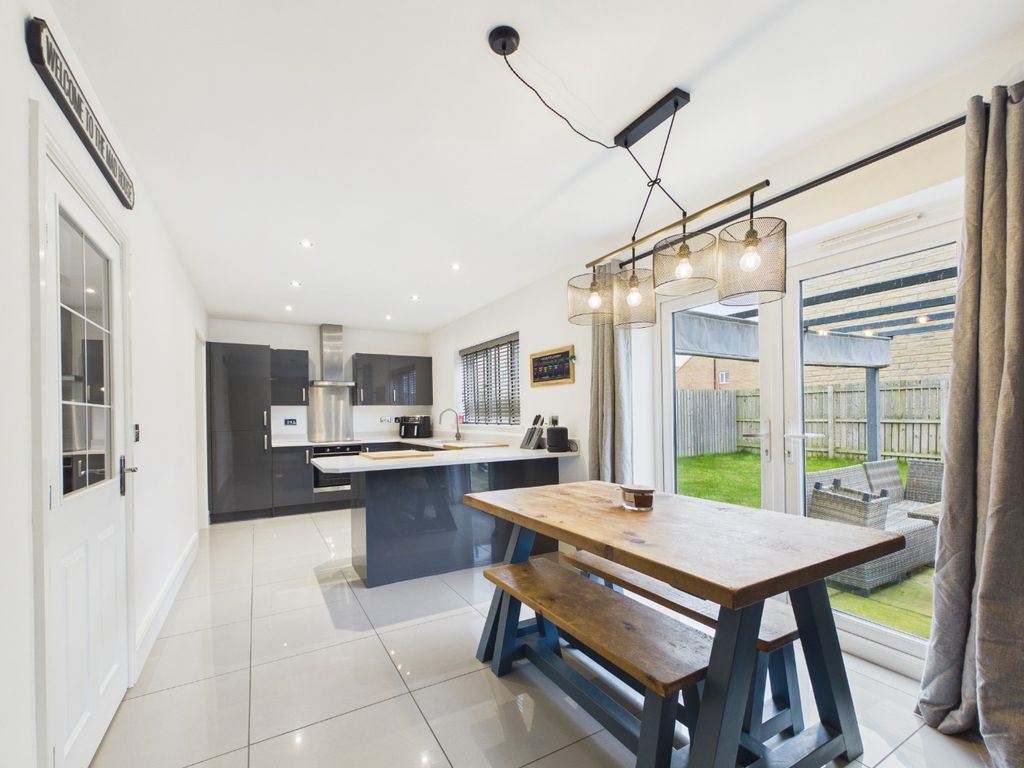 Additional image 2 of 5 bed detached house for saleMetcalfe Drive, Cottingham HU16