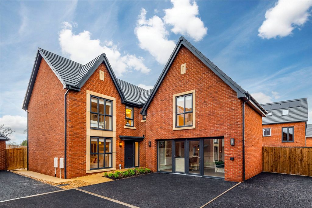 5 bed detached house for saleHaslington Gate, Haslington, Crewe, Cheshire CW1