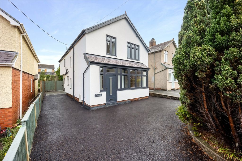 4 bed detached house for saleRuthin, Denbighshire LL15
